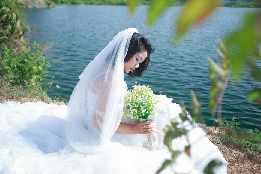 Chụp ảnh cưới tại Hồ đá làng đại học Thủ Đức