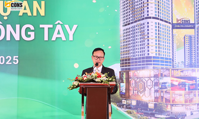 Lãnh đạo phát biểu trong buổi lễ